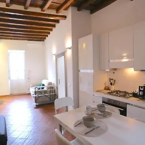 https://benedetta-22-trastevere.it-romehotels.com