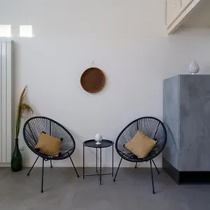 https://real-street-21.lecce-hotels.com